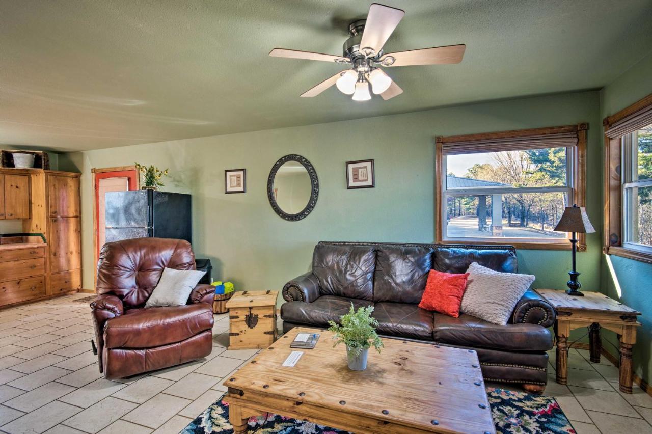 Broken Bow Cottage With Deck, Hot Tub And Fire Pit! Luaran gambar